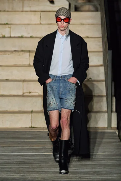 Look 8